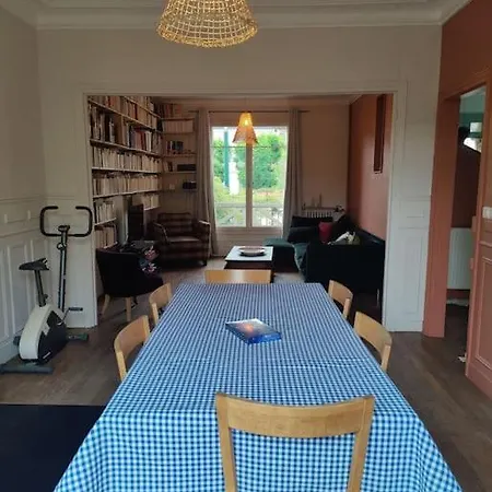 Сasa de vacaciones Maison Avec Jardin Saint-Maurice (Val-de-Marne)